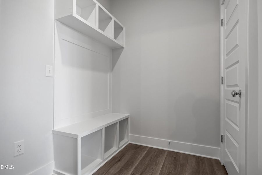 018_AP2-0309 Mudroom - Medium