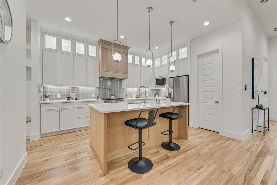 Furnished interior view inside a new home in , Dallas (Image 8).