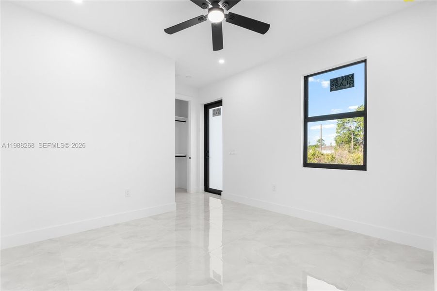Spacious, unfurnished interior of a new home in , Lehigh Acres (Image 25).