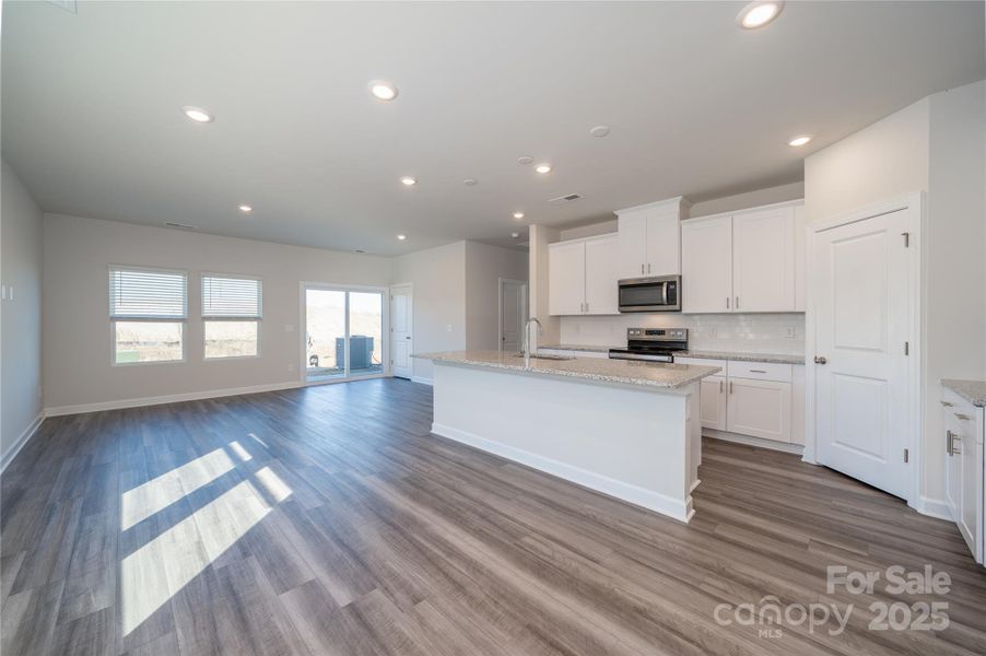 Photo is not of the actual home, but is an inspirational photo of builder’s model home and may depict options, furnishings, and/or decorator features that are not included Photo is not of the actual home, but is an inspirational photo of builder’s model home and may depict options, furnishings, and/or decorator features that are not included