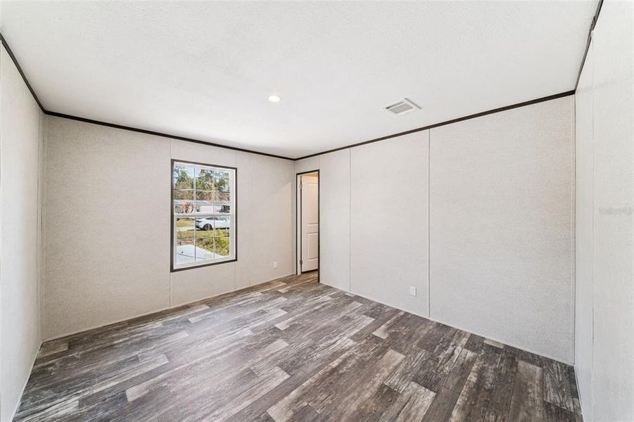 Spacious, unfurnished interior of a new home in , Orlando (Image 11).