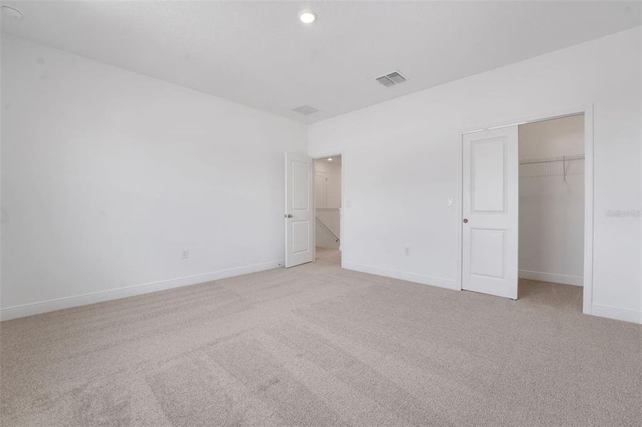 Spacious, unfurnished interior of a new home in Crossroads at Kelly Park, Apopka (Image 24).