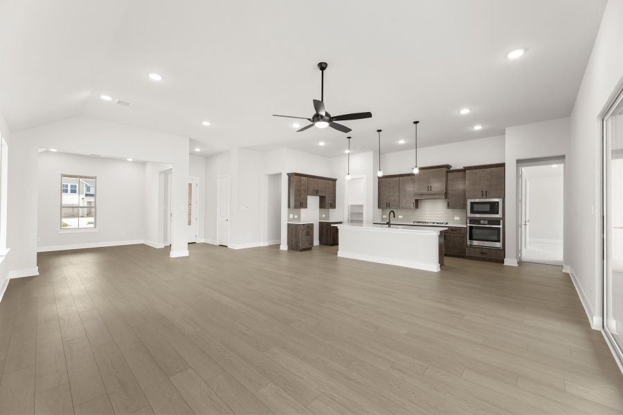 Spacious, unfurnished interior of a new home in Painted Tree, McKinney (Image 12).