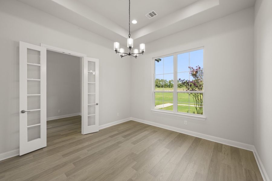 Spacious, unfurnished interior of a new home in Waterfall Ranch, Waxahachie (Image 26).