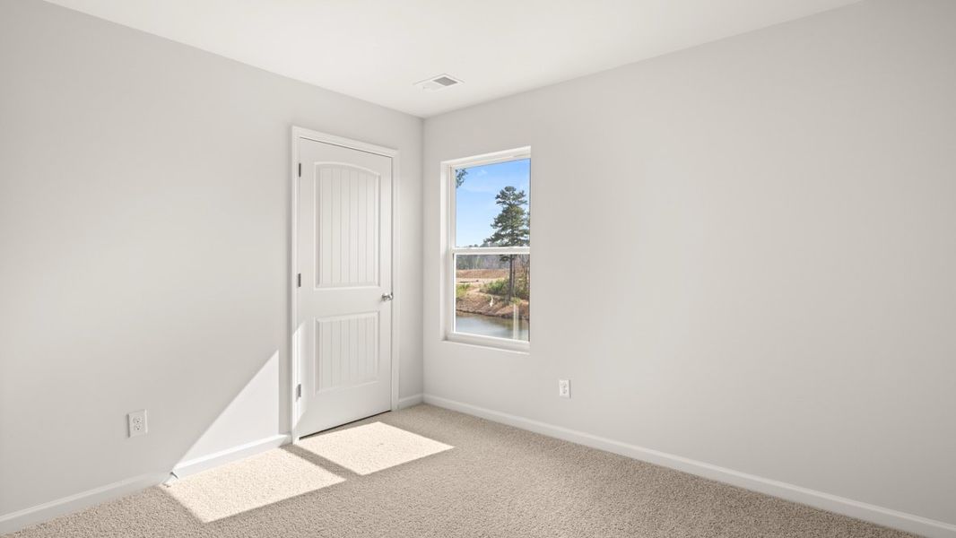 Representative unfurnished interior of a home built from the Galen by D.R. Horton in Thompson Ridge, Dallas (Image 25).