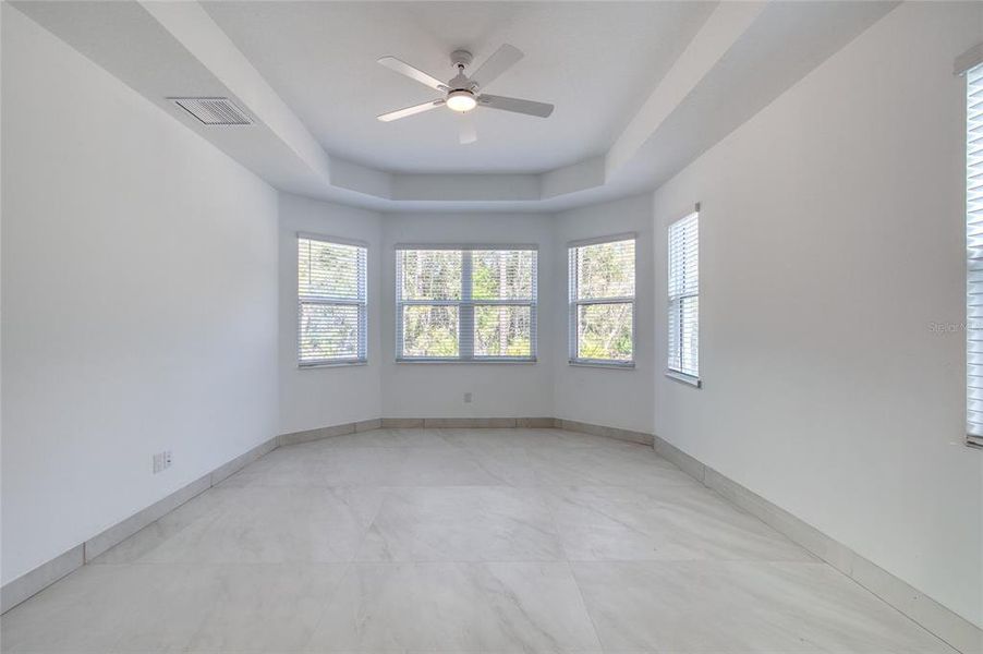 Spacious, unfurnished interior of a new home in , Daytona Beach (Image 52).