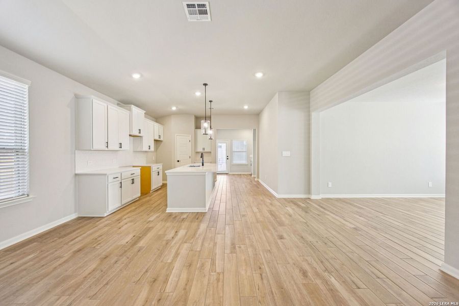 Spacious, unfurnished interior of a new home in Arcadia Ridge - Premier Series, San Antonio (Image 36).