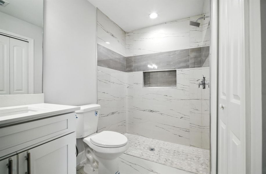 Furnished interior view inside a new home in , Fort Pierce (Image 8).