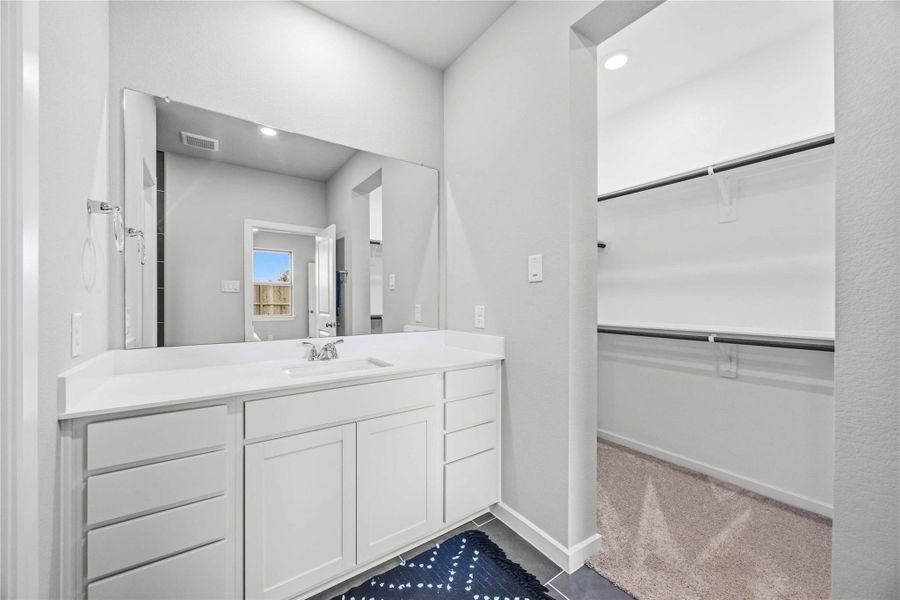 Furnished interior view inside a new home in La Segarra 40', Brookshire (Image 10).
