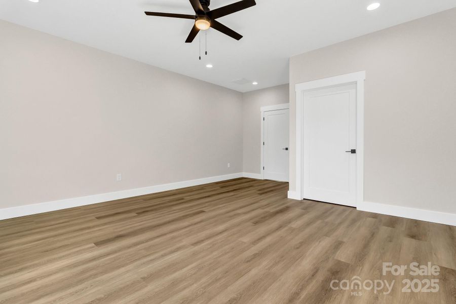 Spacious, unfurnished interior of a new home in , Asheville (Image 20).