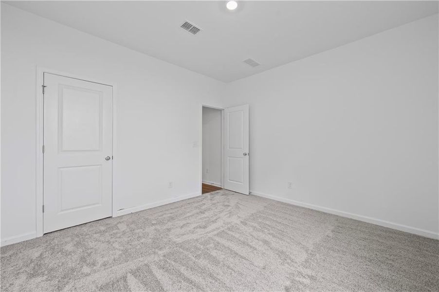 Spacious, unfurnished interior of a new home in Avery Ridge, Gainesville (Image 24).
