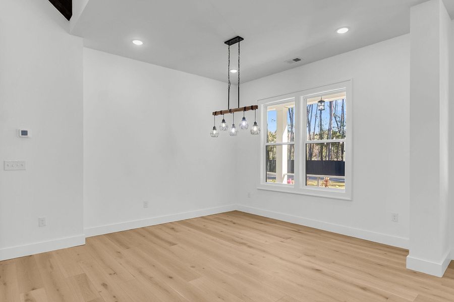 Spacious, unfurnished interior of a new home in , Summerville (Image 21).