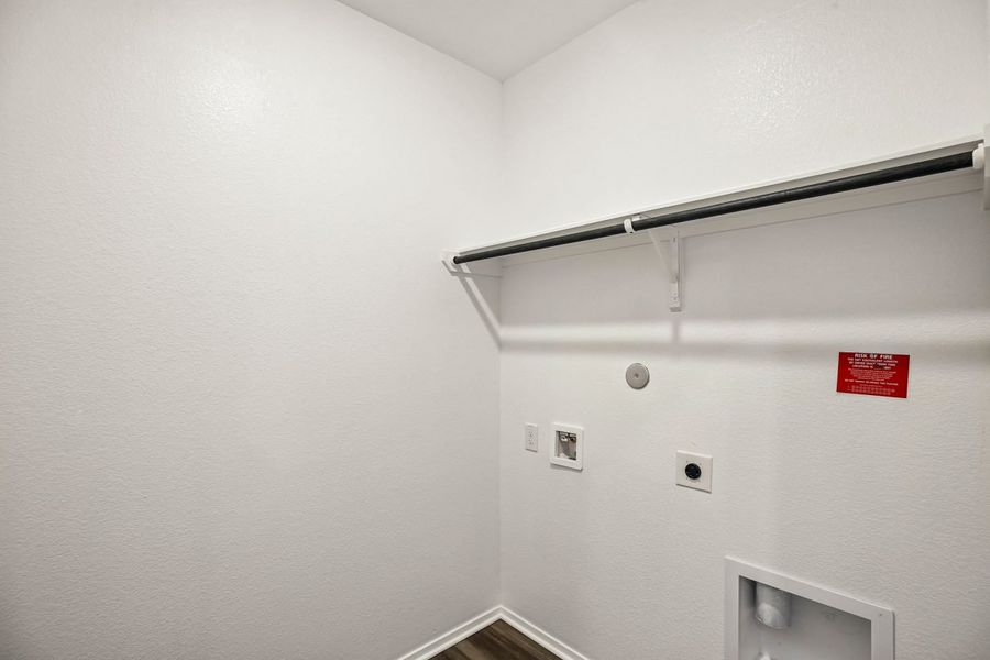 Spacious, unfurnished interior of a new home in Mustang Meadows, Waller (Image 20).