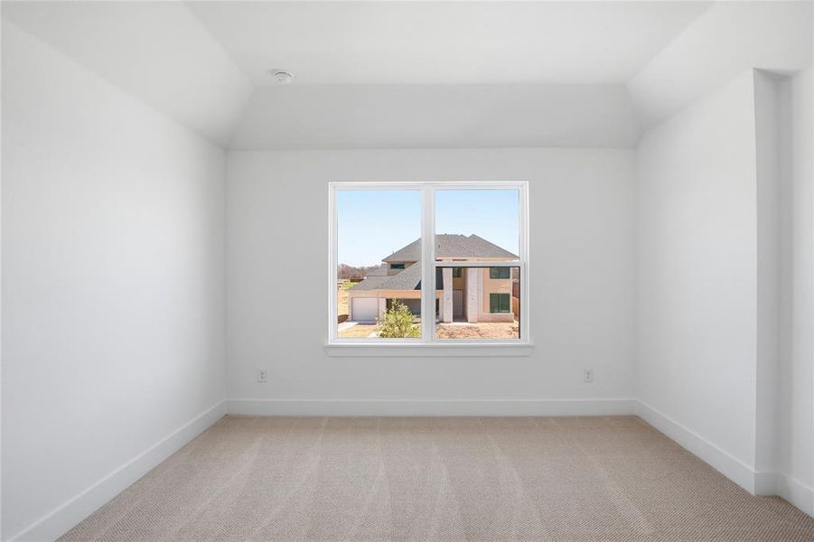 Spacious, unfurnished interior of a new home in Pecan Grove, Burleson (Image 27).