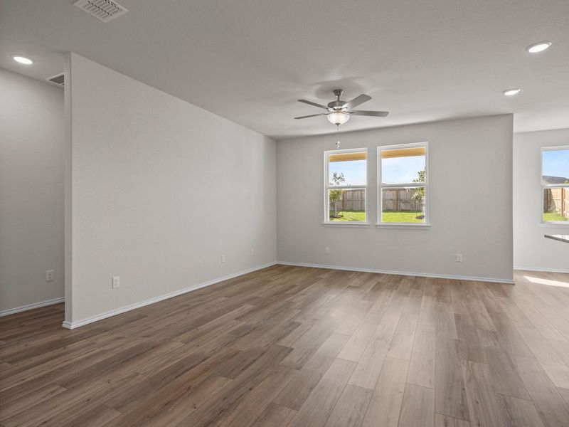Spacious, unfurnished interior of a new home in Meadow Ridge Estates, Josephine (Image 17).