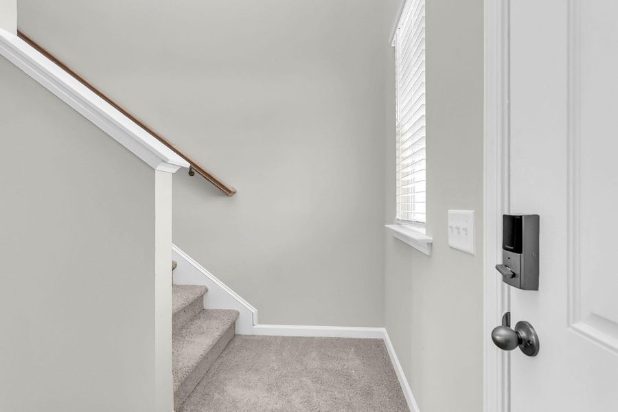 Spacious, unfurnished interior of a new home in Wildcat Chase, Summerville (Image 12).