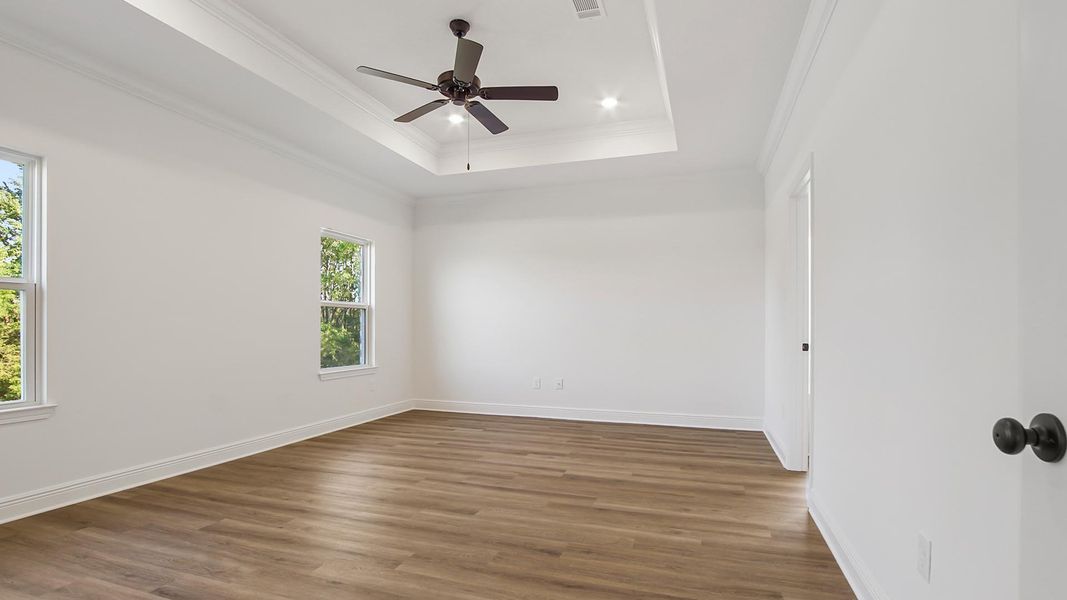 Spacious, unfurnished interior of a new home in Owl's Head Farms, Freeport (Image 25).