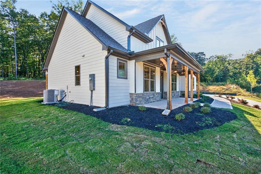 Exterior details and patio area of a home in , Dawsonville (Image 31).