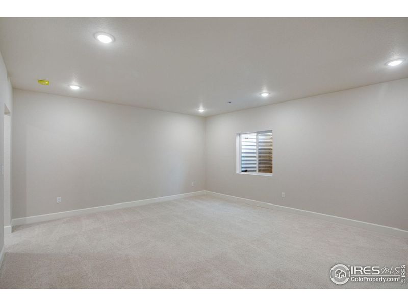 Spacious, unfurnished interior of a new home in , Berthoud (Image 33).