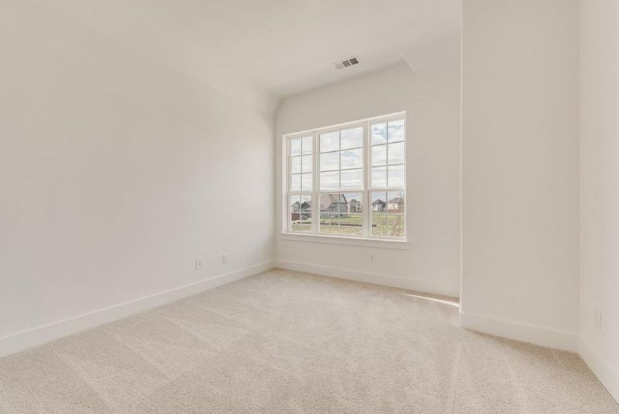 Spacious, unfurnished interior of a new home in Edgewater, Fate (Image 21).