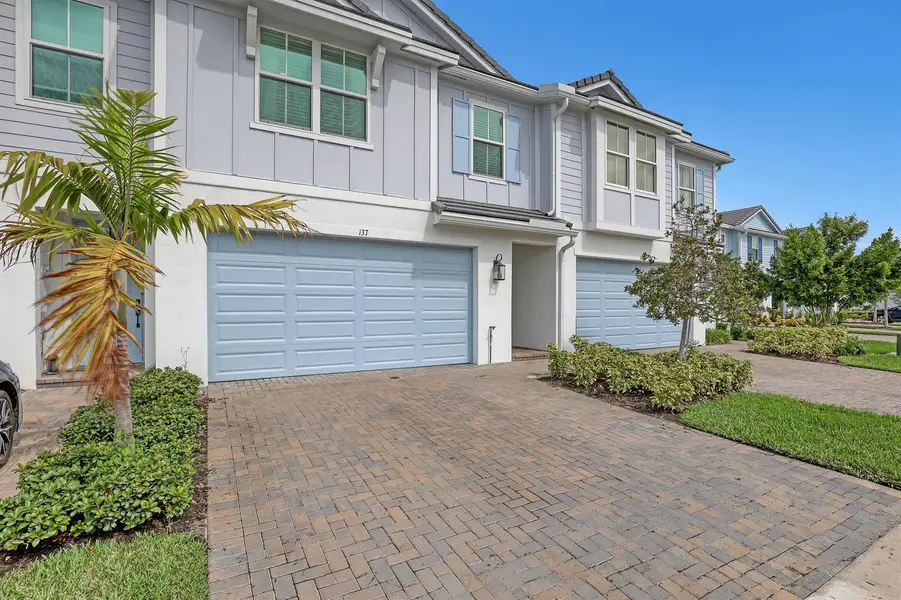 137 SE Birch (1)