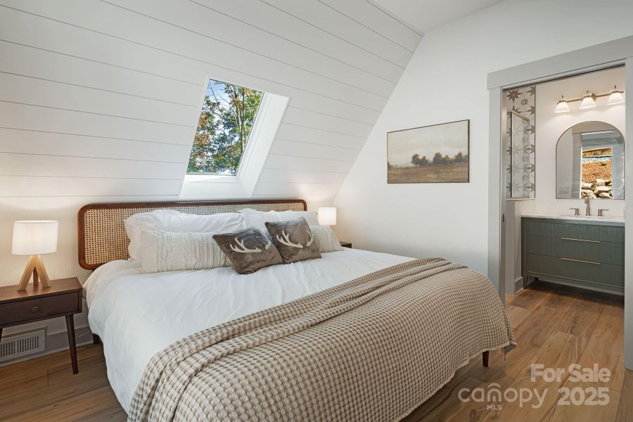 Furnished interior view inside a new home in , Seven Devils (Image 31).