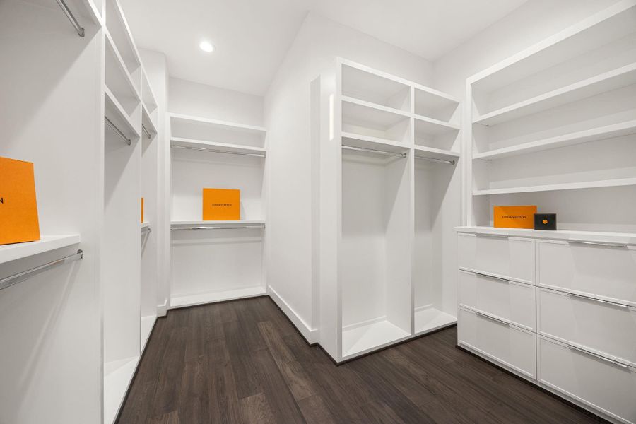 Spacious, unfurnished interior of a new home in , Houston (Image 18).