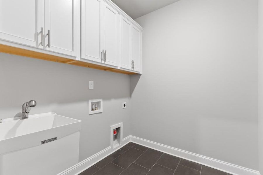 Spacious, unfurnished interior of a new home in , Dawsonville (Image 12).