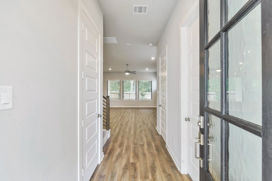 Spacious, unfurnished interior of a new home in Summer Place  35', Montgomery (Image 23).
