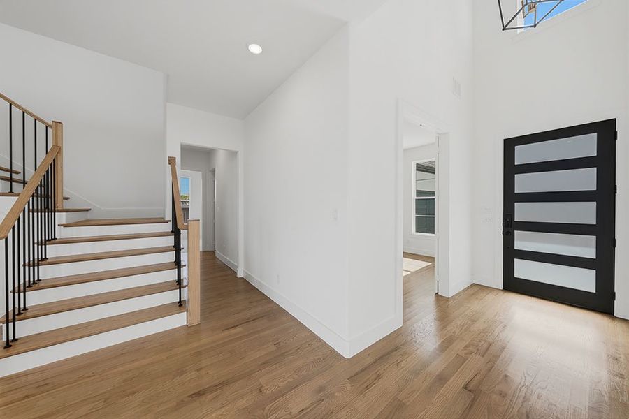 Spacious, unfurnished interior of a new home in Custer Ridge Estates, Allen (Image 24).