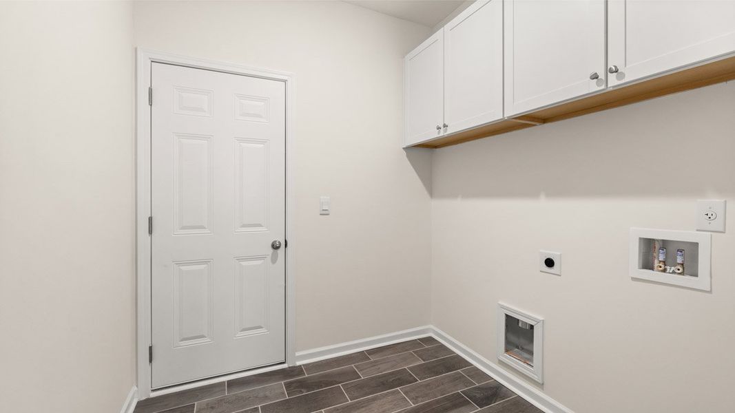 Spacious, unfurnished interior of a new home in The Gates at Pates Creek, Hampton (Image 37).