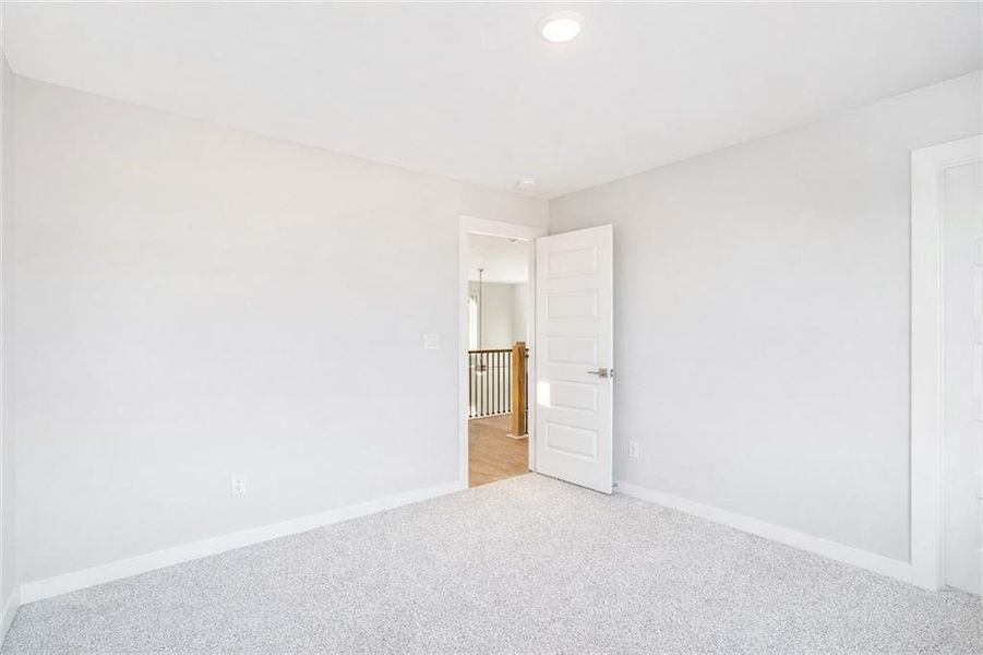 Spacious, unfurnished interior of a new home in , Gainesville (Image 25).