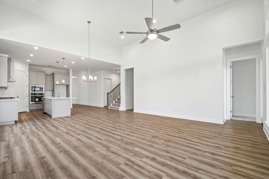 Spacious, unfurnished interior of a new home in 6 Creeks, Kyle (Image 15).