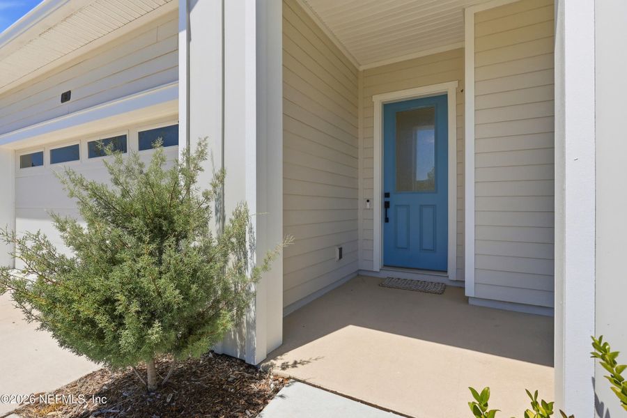 Exterior details and patio area of a home in Crosswinds 40’, Ponte Vedra (Image 27).