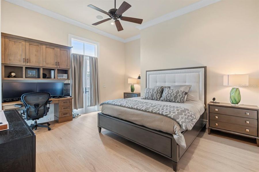 Furnished interior view inside a new home in , Orlando (Image 40).