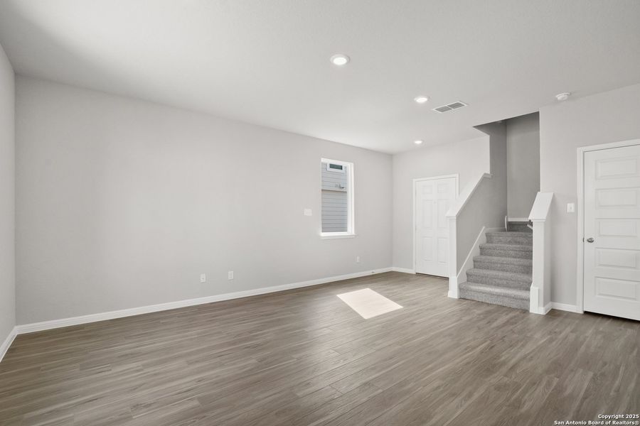 Spacious, unfurnished interior of a new home in Applewhite Meadows, San Antonio (Image 18).