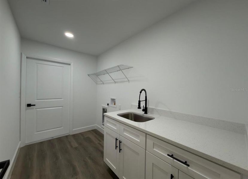 Furnished interior view inside a new home in , Ocala (Image 5).