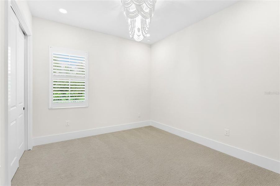 Spacious, unfurnished interior of a new home in , Sarasota (Image 20).