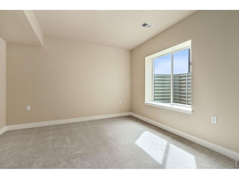 Spacious, unfurnished interior of a new home in , Fort Collins (Image 20).