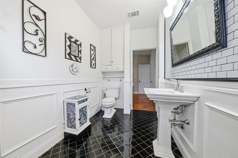 Furnished interior view inside a new home in , Hillsboro (Image 5).