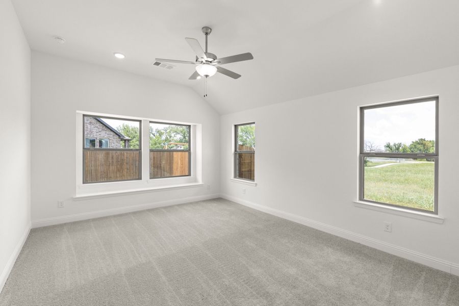 Spacious, unfurnished interior of a new home in Keeneland, Aubrey (Image 24).
