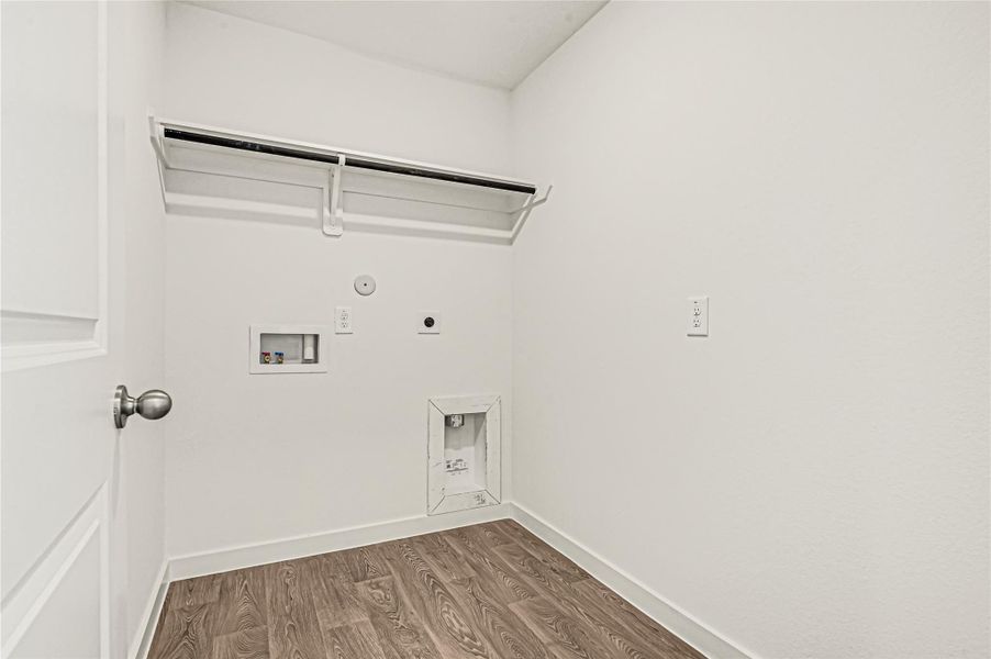 Spacious, unfurnished interior of a new home in Holly Ridge, Rosenberg (Image 29).