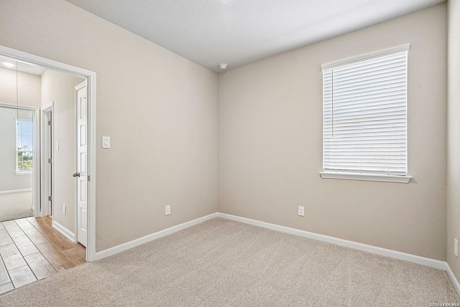 Spacious, unfurnished interior of a new home in Sagebrooke - Premier Series, San Antonio (Image 23).