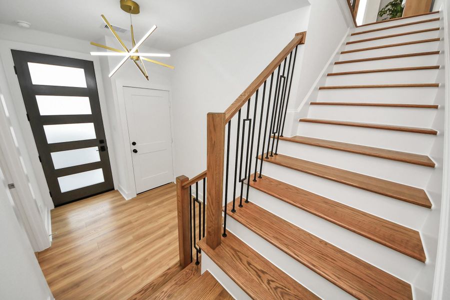 Spacious, unfurnished interior of a new home in , Houston (Image 20).