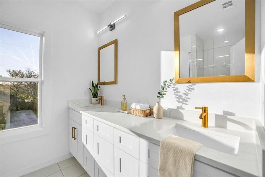 Furnished interior view inside a new home in , Waxahachie (Image 7).