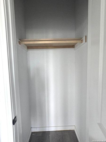 Spacious, unfurnished interior of a new home in , Natalia (Image 9).