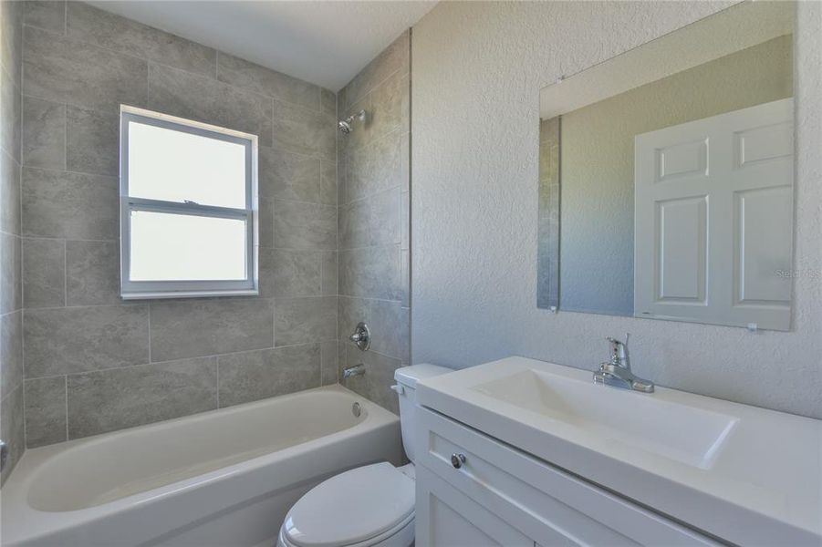 Furnished interior view inside a new home in , Ocala (Image 10).