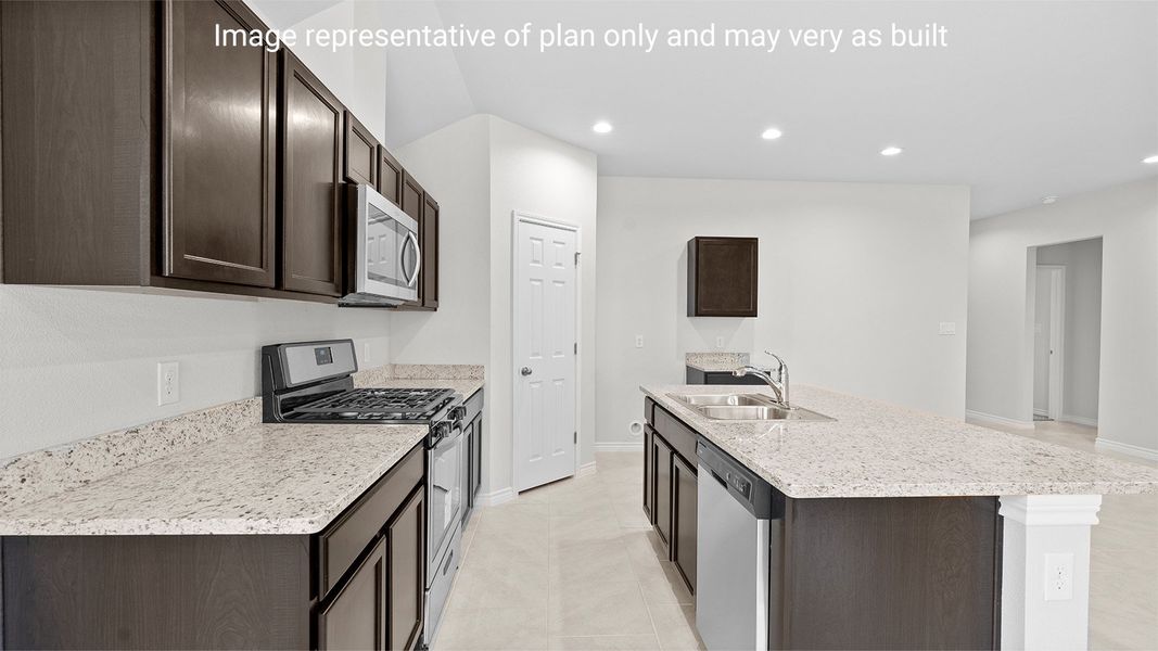 Furnished interior view inside a new home in Saratoga Crossing, Corpus Christi (Image 6).