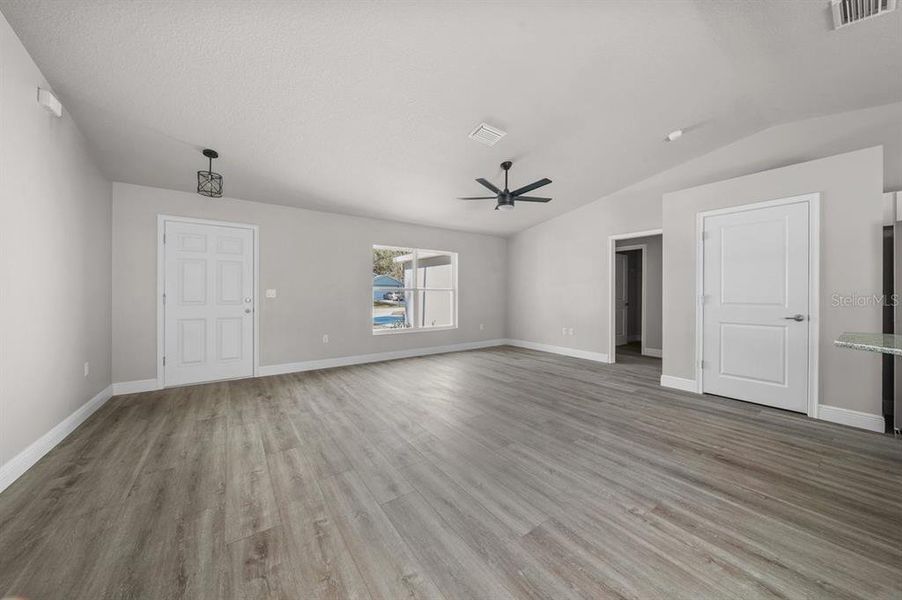 Spacious, unfurnished interior of a new home in , Citrus Springs (Image 19).