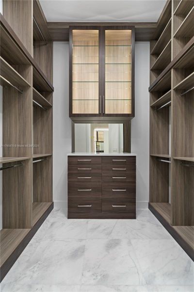 Furnished interior view inside a new home in , Plantation (Image 4).